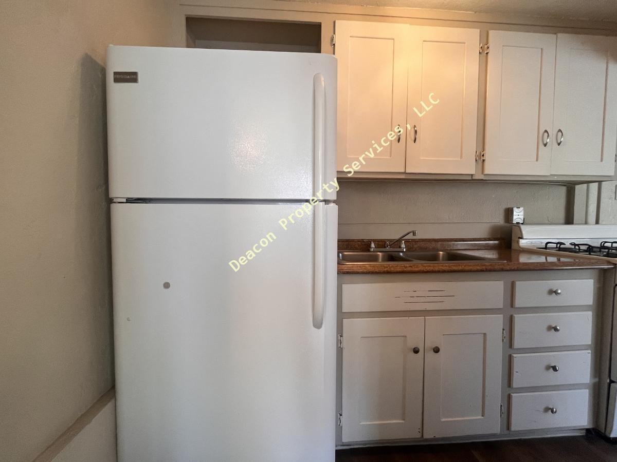 1211 Copper Ave Ne - Photo 6 of 11
