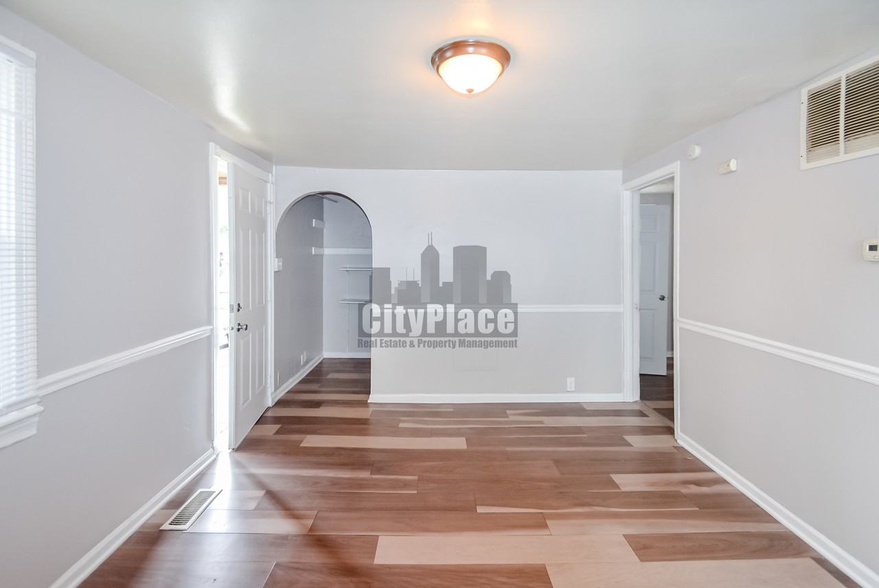 2102 N Leland Ave - Photo 5 of 15