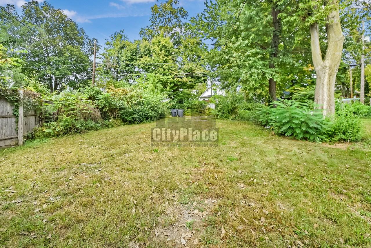 1218 W 34th St - Photo 5 of 20