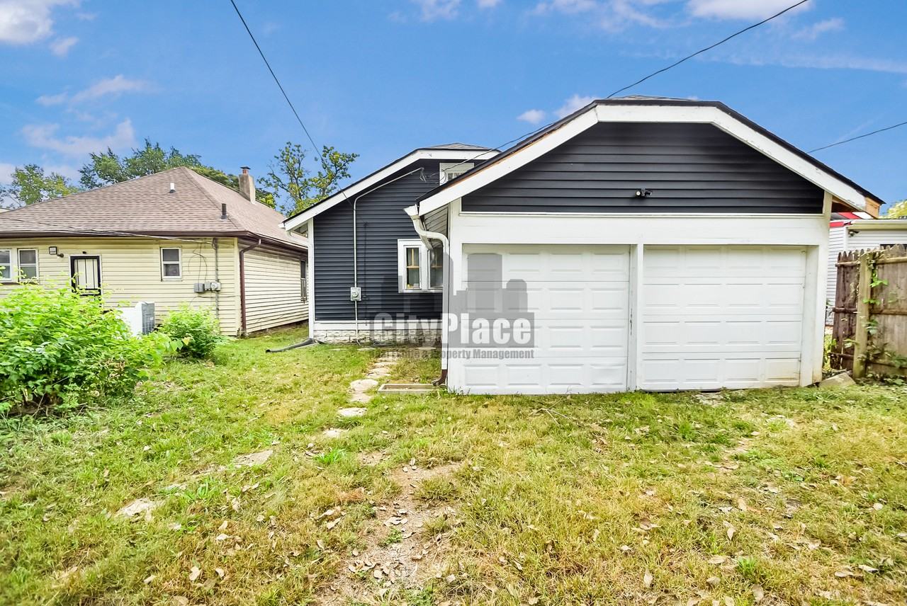 1218 W 34th St - Photo 6 of 20