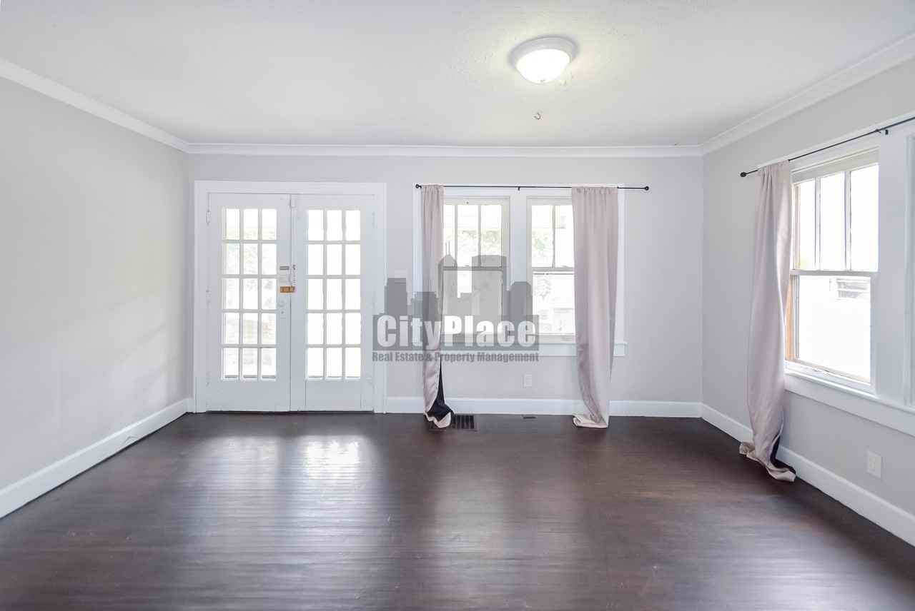 1218 W 34th St - Photo 7 of 20