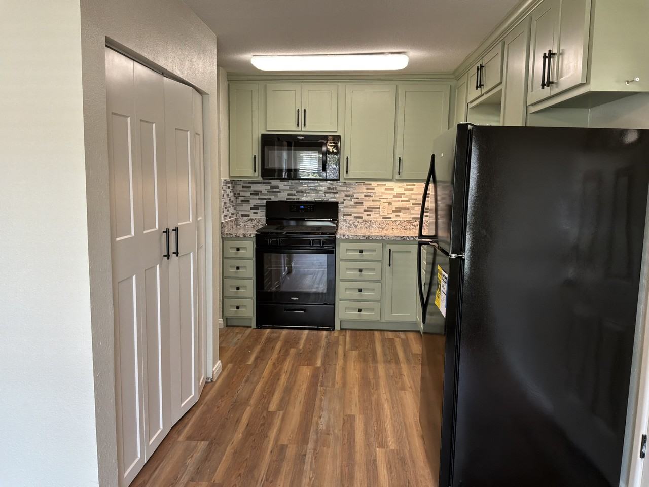 732 W Bullock St #NA - Photo 4 of 40