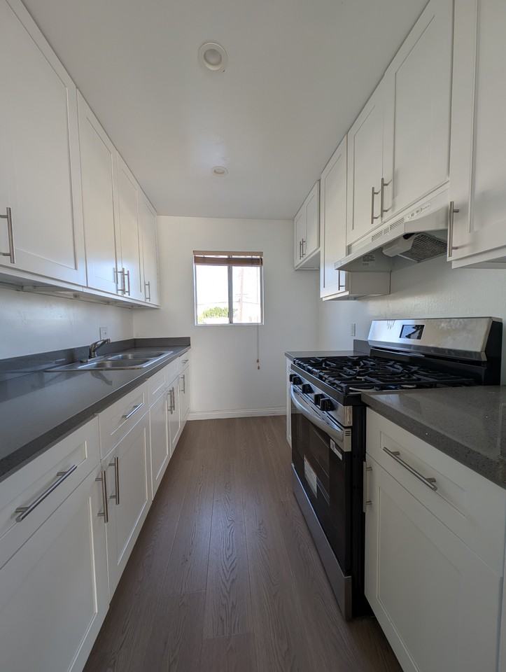 11901 Valerio St #10 - Photo 2 of 15