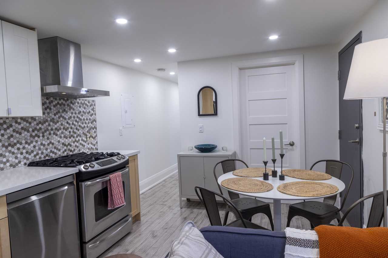 100 Springhurst Avenue - Photo 5 of 10