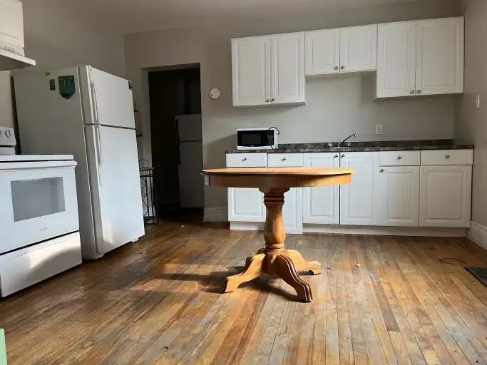 262 Edmund St - Photo 5 of 19