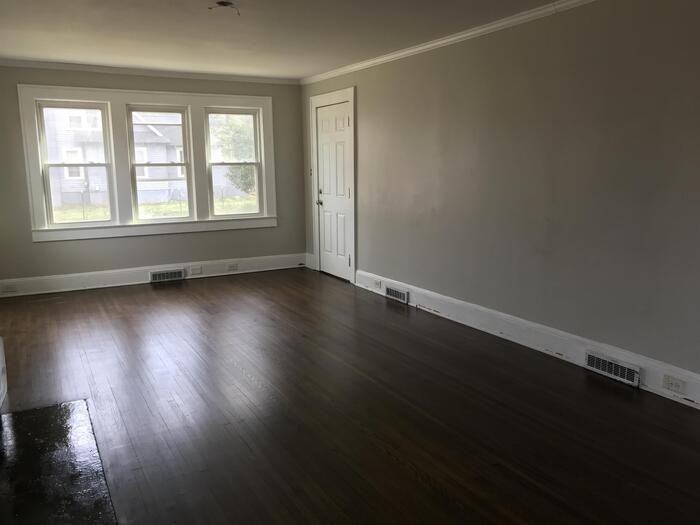 308 W Statesville Ave - Photo 4 of 16