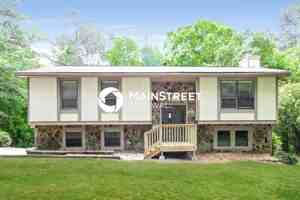 featured image of 2153 Kings Mountain Dr Ne
