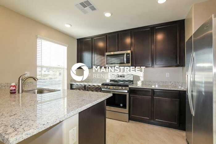 3939 3939 South 82nd Drive - Photo 6 of 16