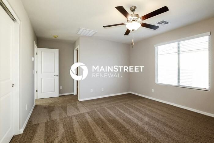 3939 3939 South 82nd Drive - Photo 7 of 16