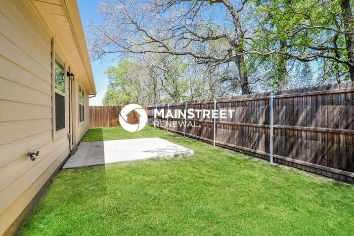 606 Meadow Wood Ln - Photo 3 of 16