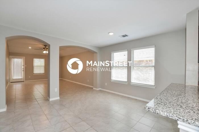606 Meadow Wood Ln - Photo 5 of 16