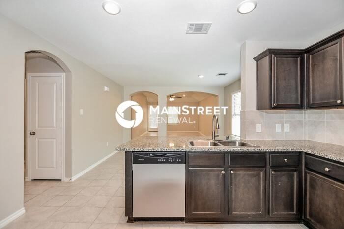 606 Meadow Wood Ln - Photo 6 of 16