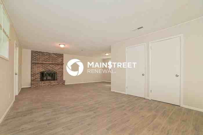 1628 Southshire Ln - Photo 2 of 17