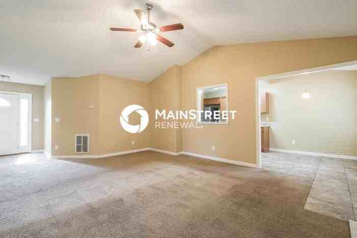 2358 Planters Cove Dr - Photo 4 of 17