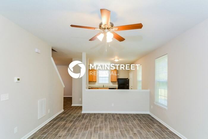 1707 Medallion Dr - Photo 4 of 17