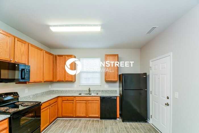 1707 Medallion Dr - Photo 5 of 17