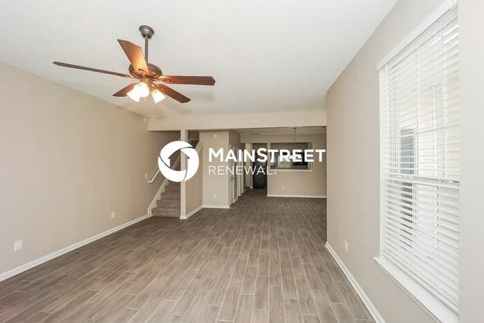 7624 Creekside Ln - Photo 6 of 16