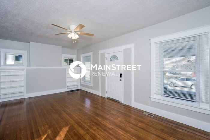 666 S 42nd St - Photo 7 of 18
