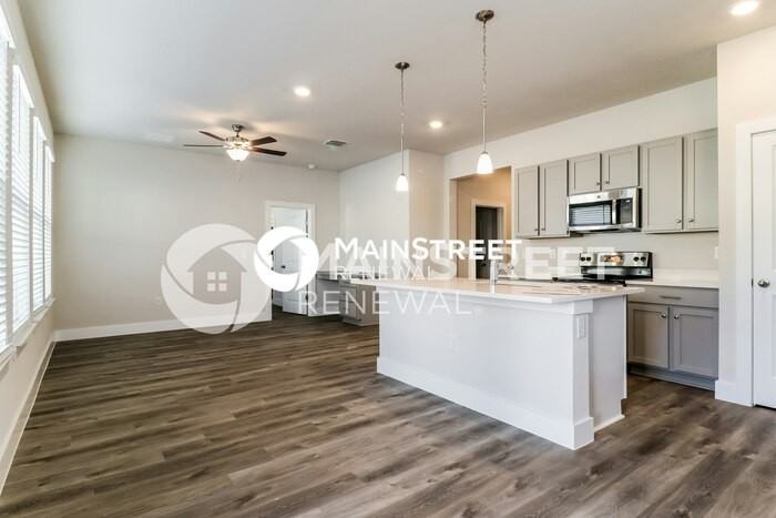 329 S Pine St - Photo 4 of 16