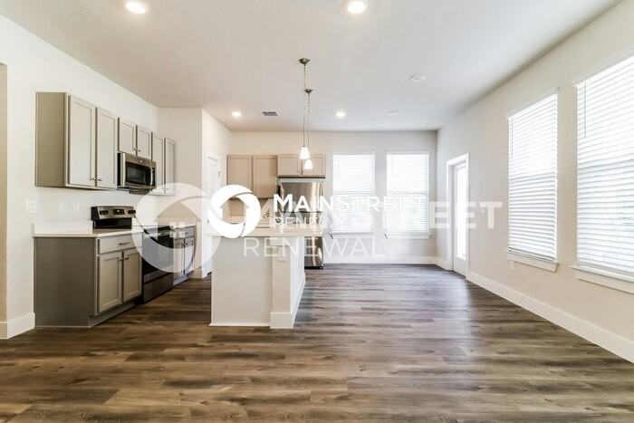 329 S Pine St - Photo 5 of 16