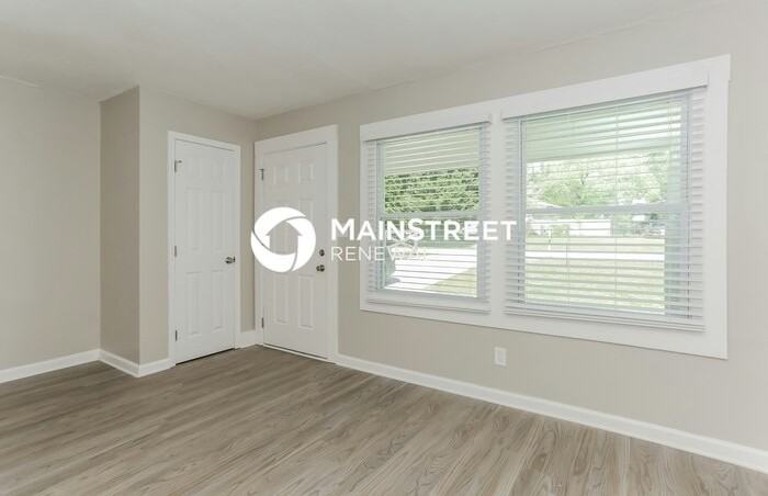 6096 Lynne Cir Sw - Photo 3 of 15