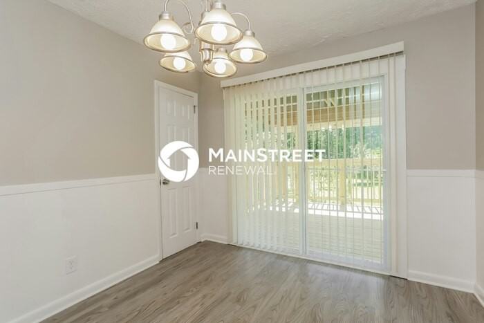 6096 Lynne Cir Sw - Photo 5 of 15