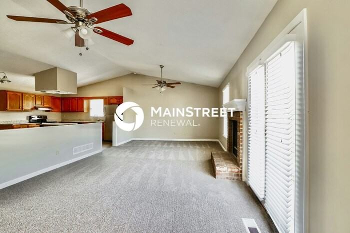 8713 Raintree Dr - Photo 5 of 16