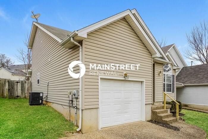 10715 Bayport Rd - Photo 4 of 17