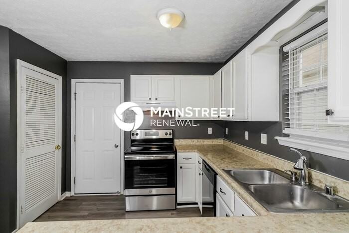 10715 Bayport Rd - Photo 7 of 17