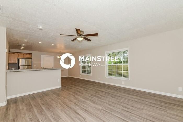 2136 Fairfield Ave - Photo 3 of 16