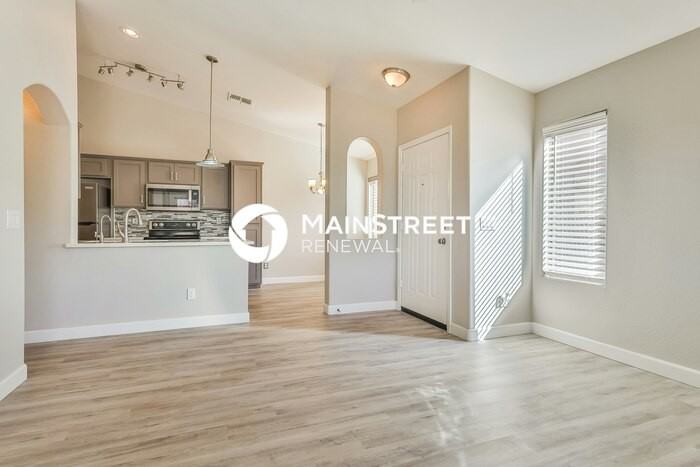 40773 W Sanders Way - Photo 4 of 15