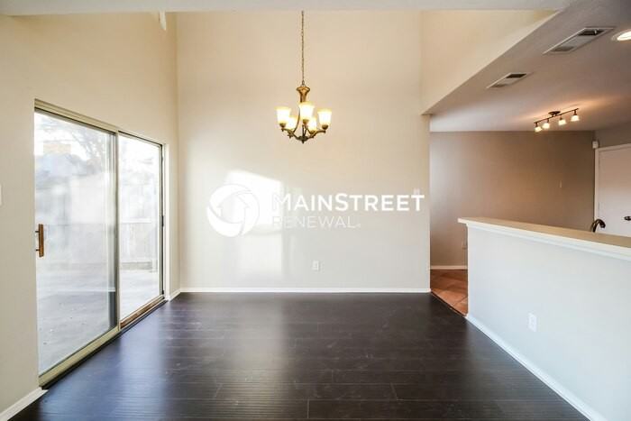 929 Azalia Dr - Photo 5 of 16