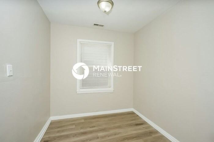 309 N 43rd St - Photo 7 of 16