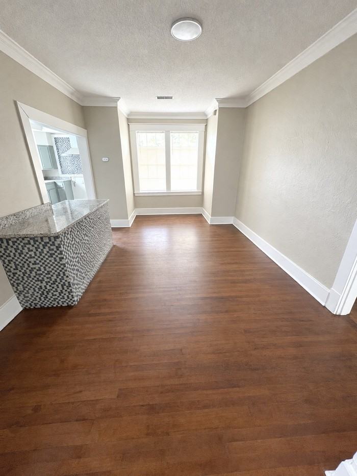929 N Watkins St - Photo 4 of 17