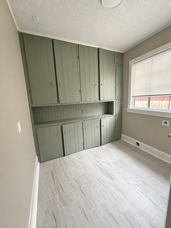 929 N Watkins St - Photo 6 of 17