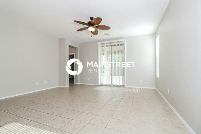 8892 W Cameron Dr - Photo 4 of 16