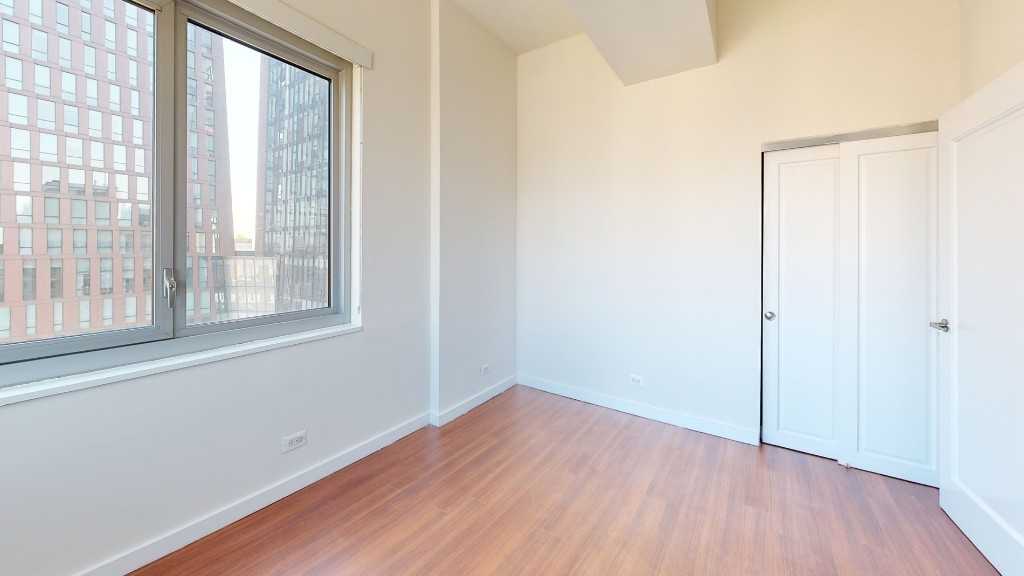 E 34th St #N11C - Photo 4 of 15