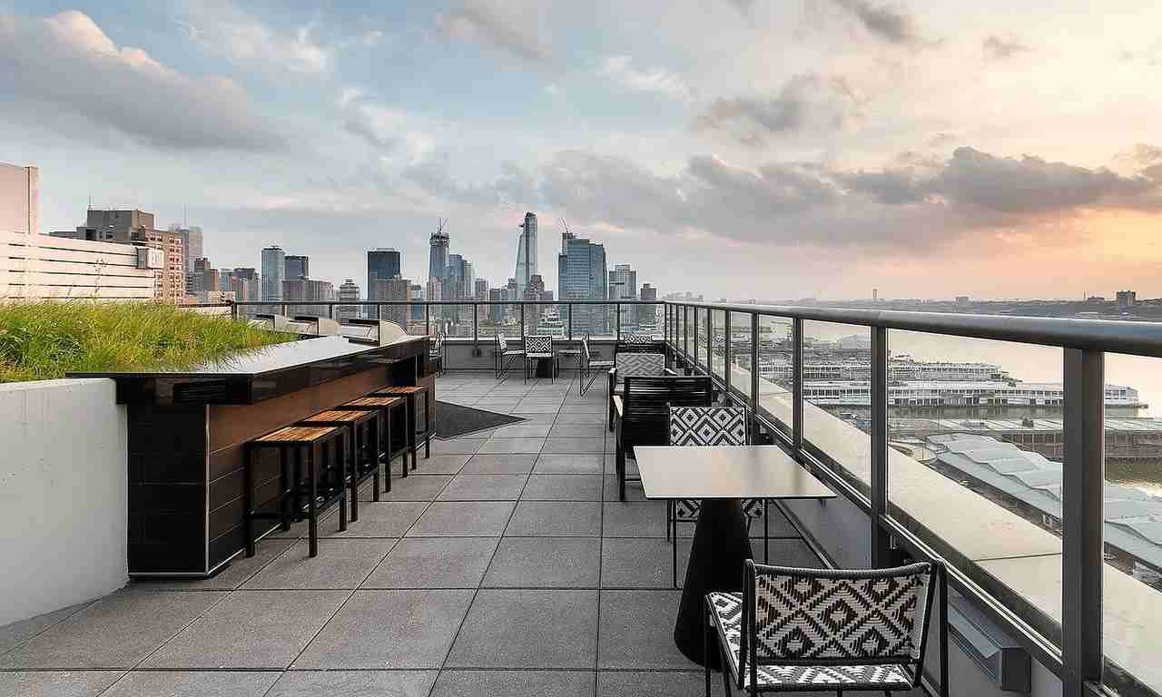 W 57th St #2116 - Photo 6 of 13