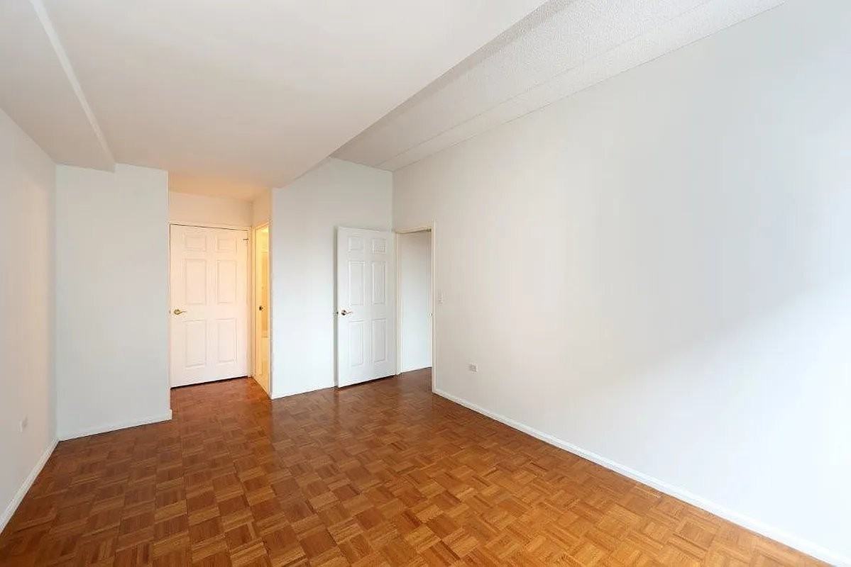 Worth St #1415 - Photo 5 of 10