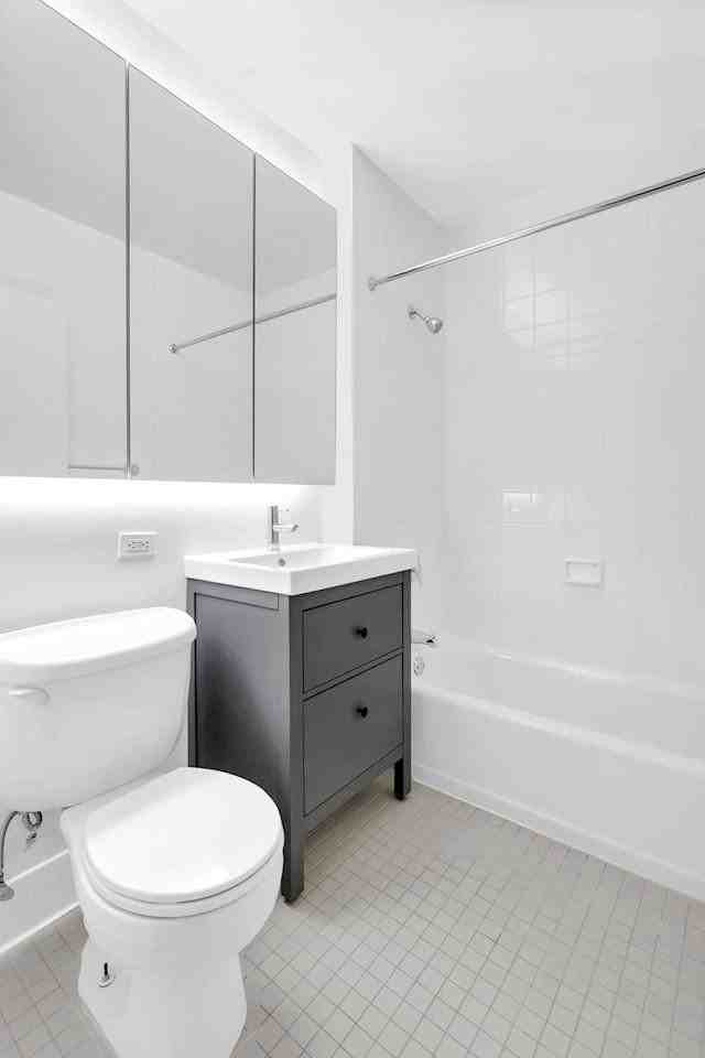 27 Gold St #1009 - Photo 3 of 5