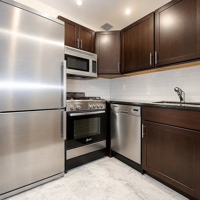 324 W 14th St #2B - Photo 4 of 5
