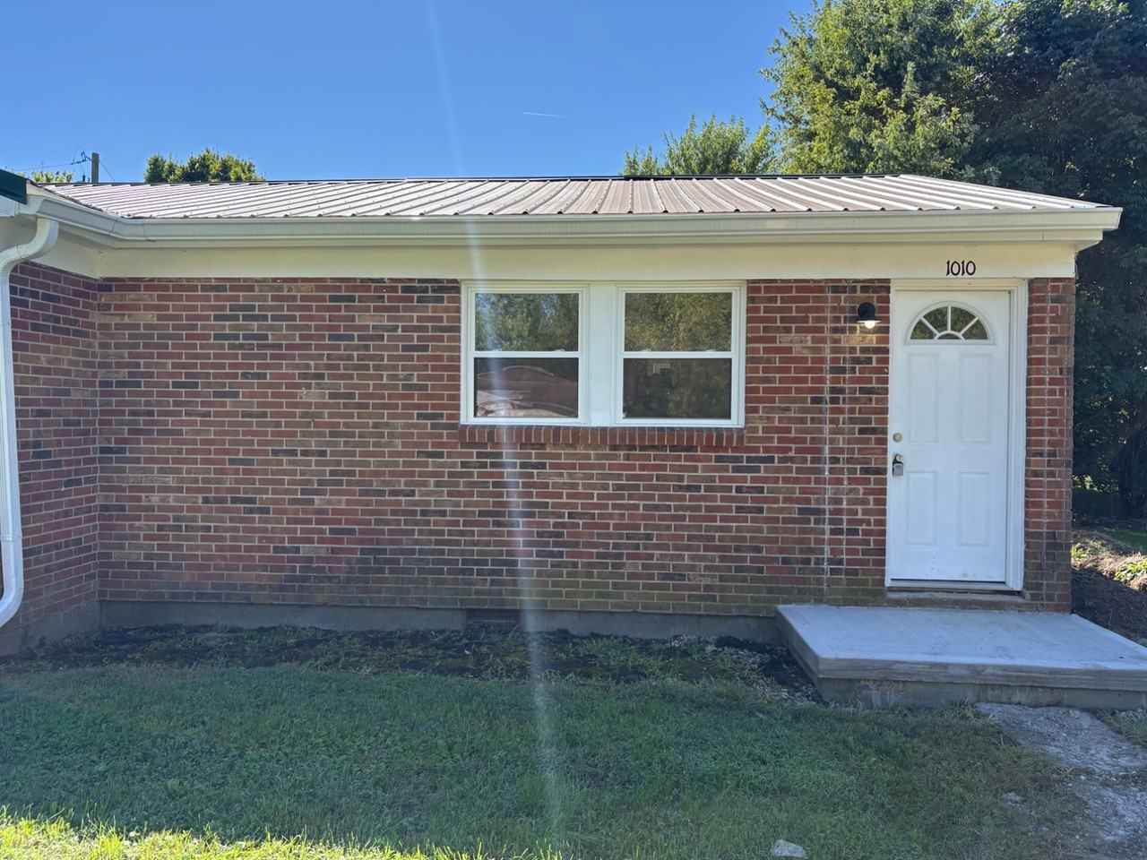 1010 Spring St - Photo 2 of 20