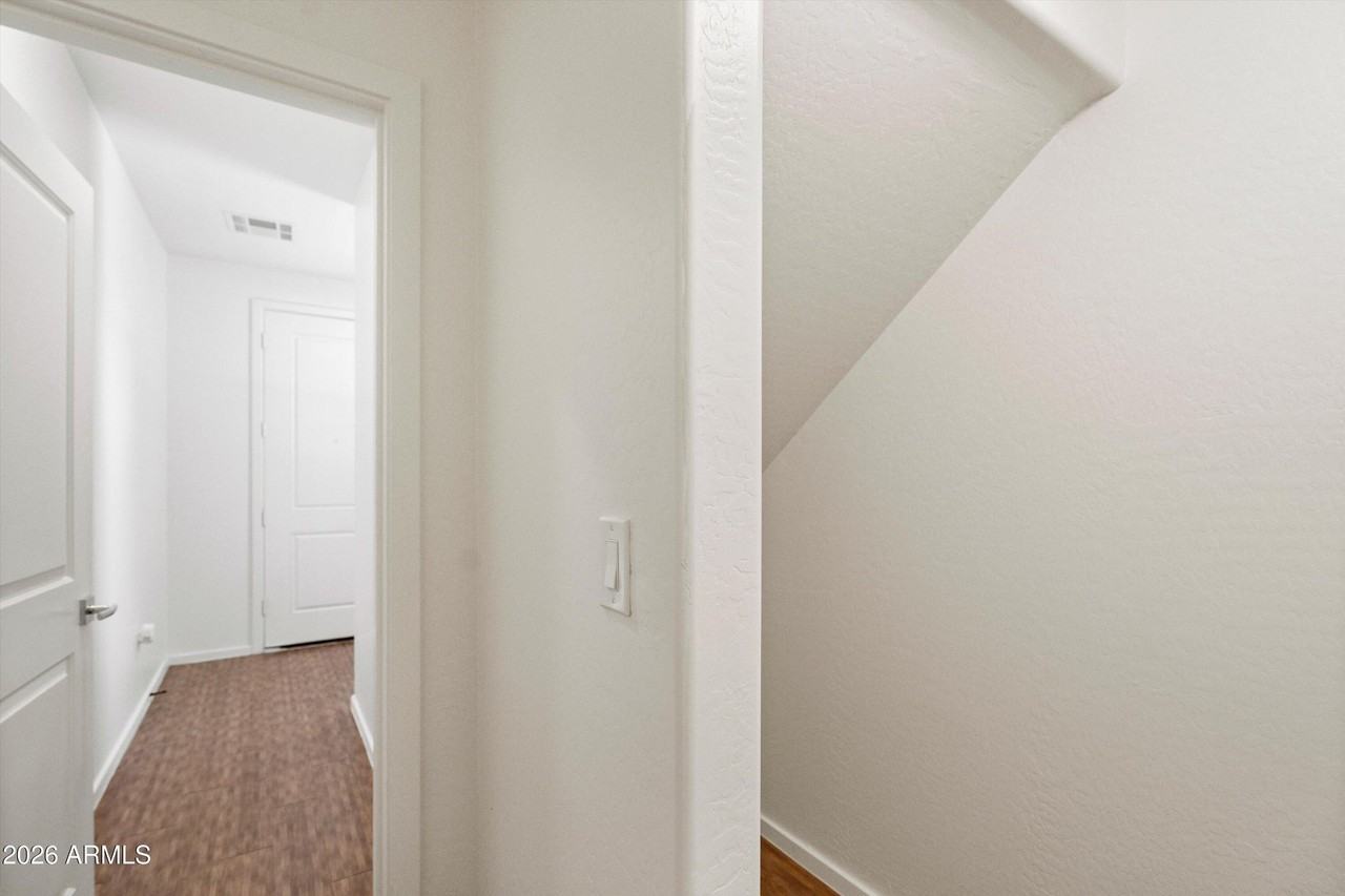 2304 E Hidalgo Ave - Photo 5 of 36