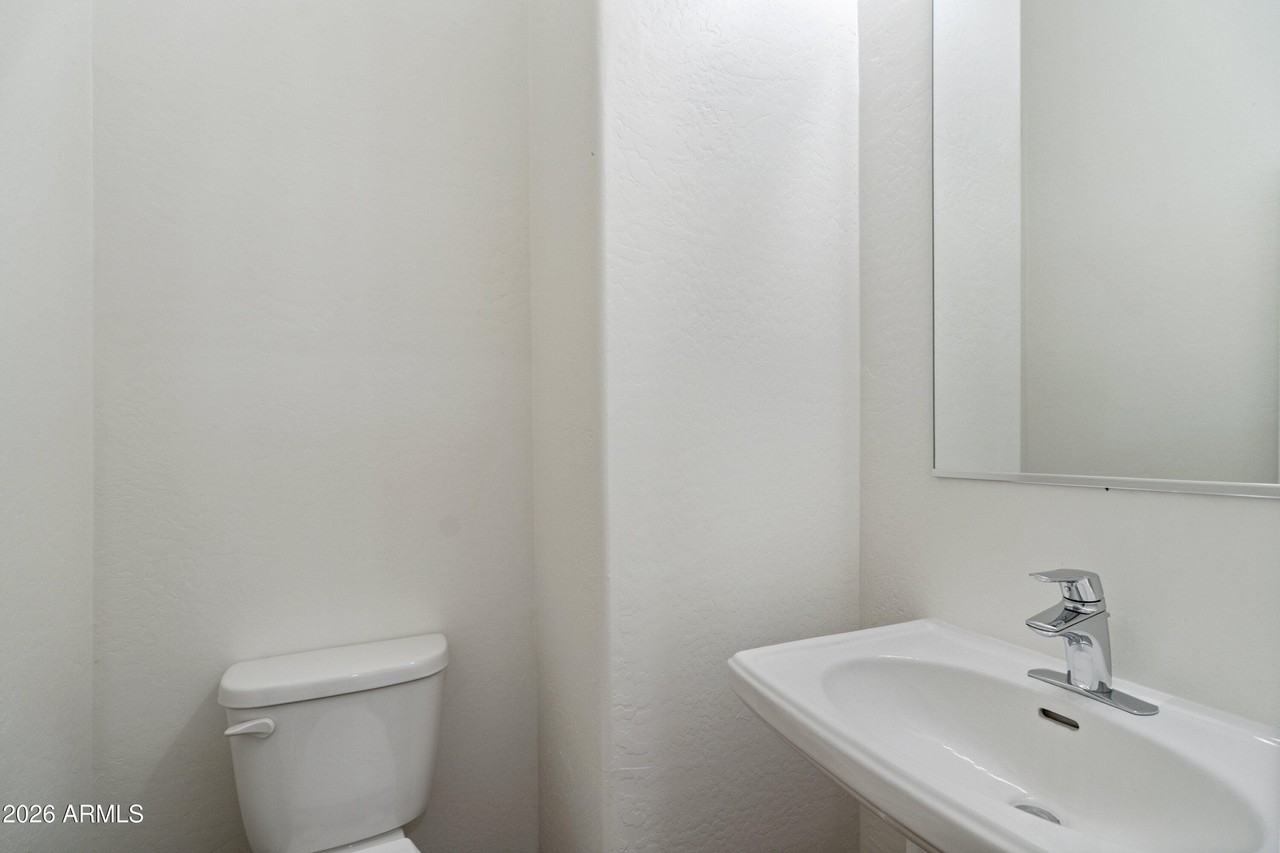 2304 E Hidalgo Ave - Photo 6 of 36