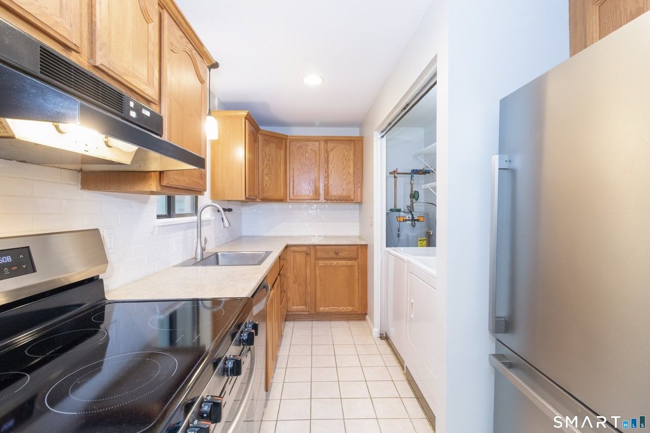 50 Quidnet Ct #50 - Photo 2 of 21