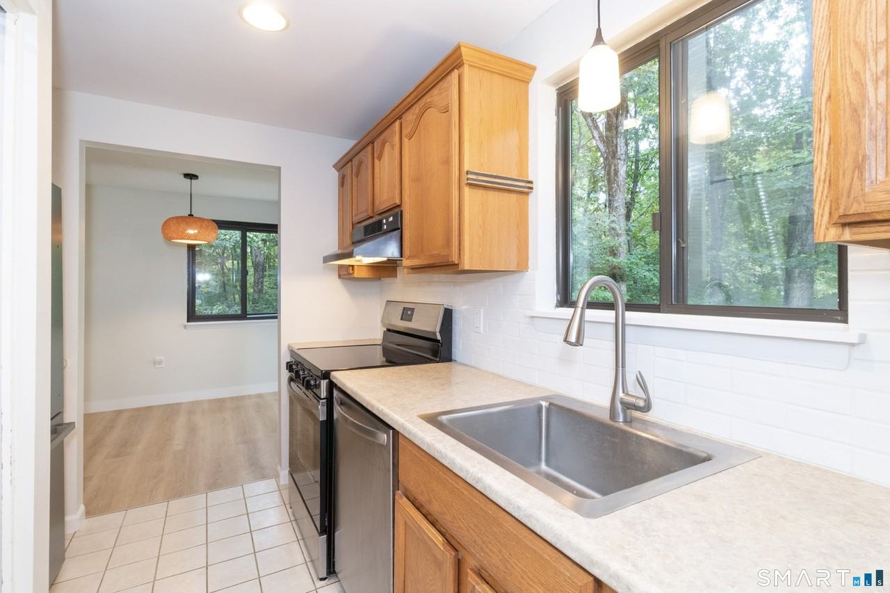50 Quidnet Ct #50 - Photo 3 of 21