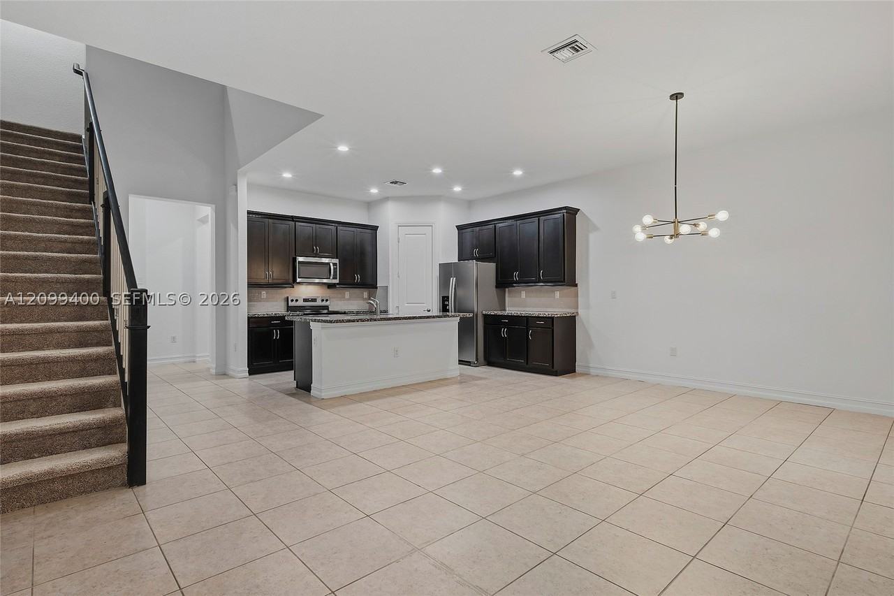 151 Sw 127th Ter #151 - Photo 5 of 35