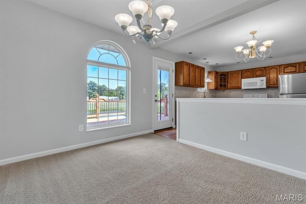 79 Atwater Dr - Photo 5 of 31