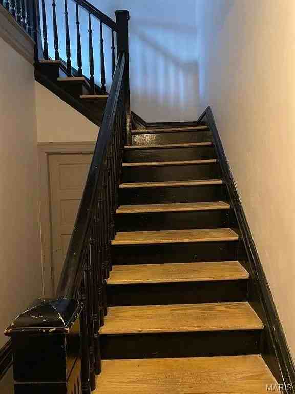 3808 Flad Ave - Photo 2 of 9