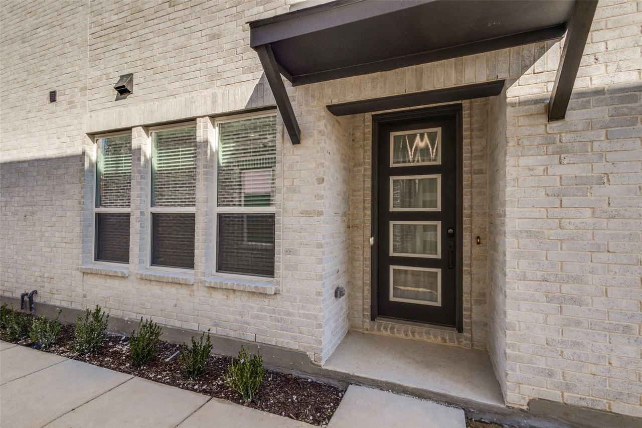 8821 Enclave Way - Photo 3 of 24